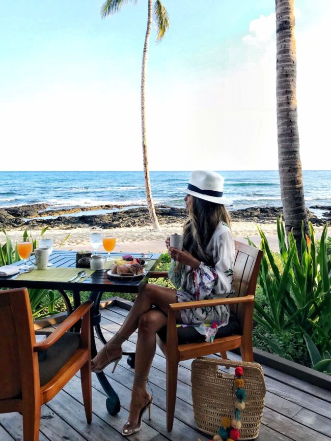 fashion blogger mia mia mine having breakfast at the four seasons hualalai