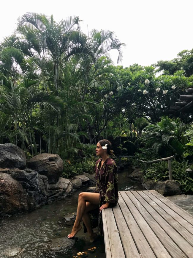 fashion blogger mia mia mine at the four seasons hualalai spa